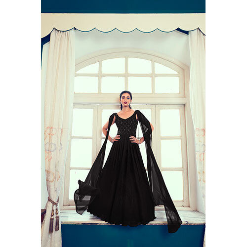 4963 GOWN