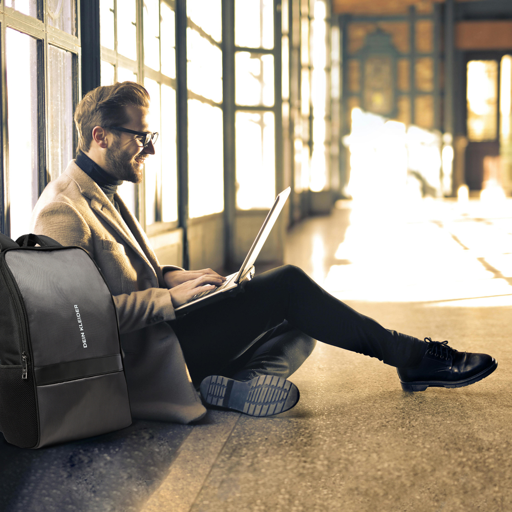 Anti Theft 15.6 Inch Smart Tech Backpack