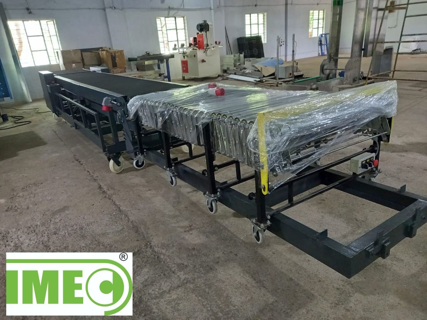 Truck Loading With Expandable Roller Conveyor - Load Capacity: 500 Kilograms (Kg)