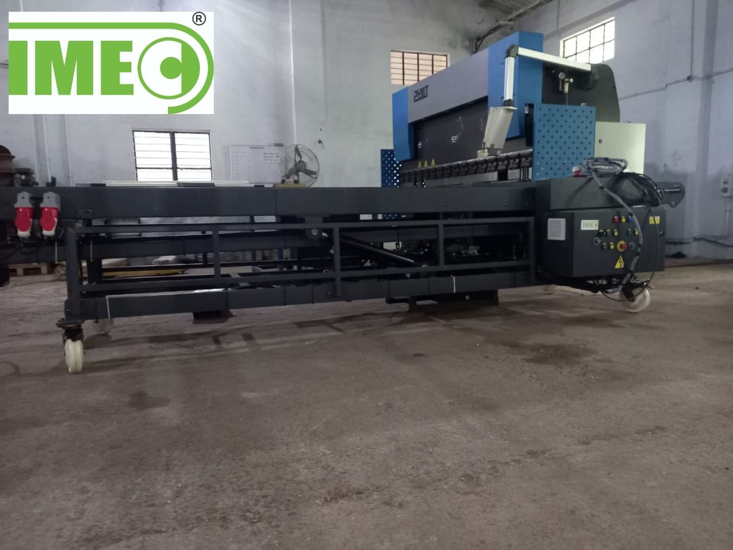 Truck Loading With Expandable Roller Conveyor - Load Capacity: 500 Kilograms (Kg)