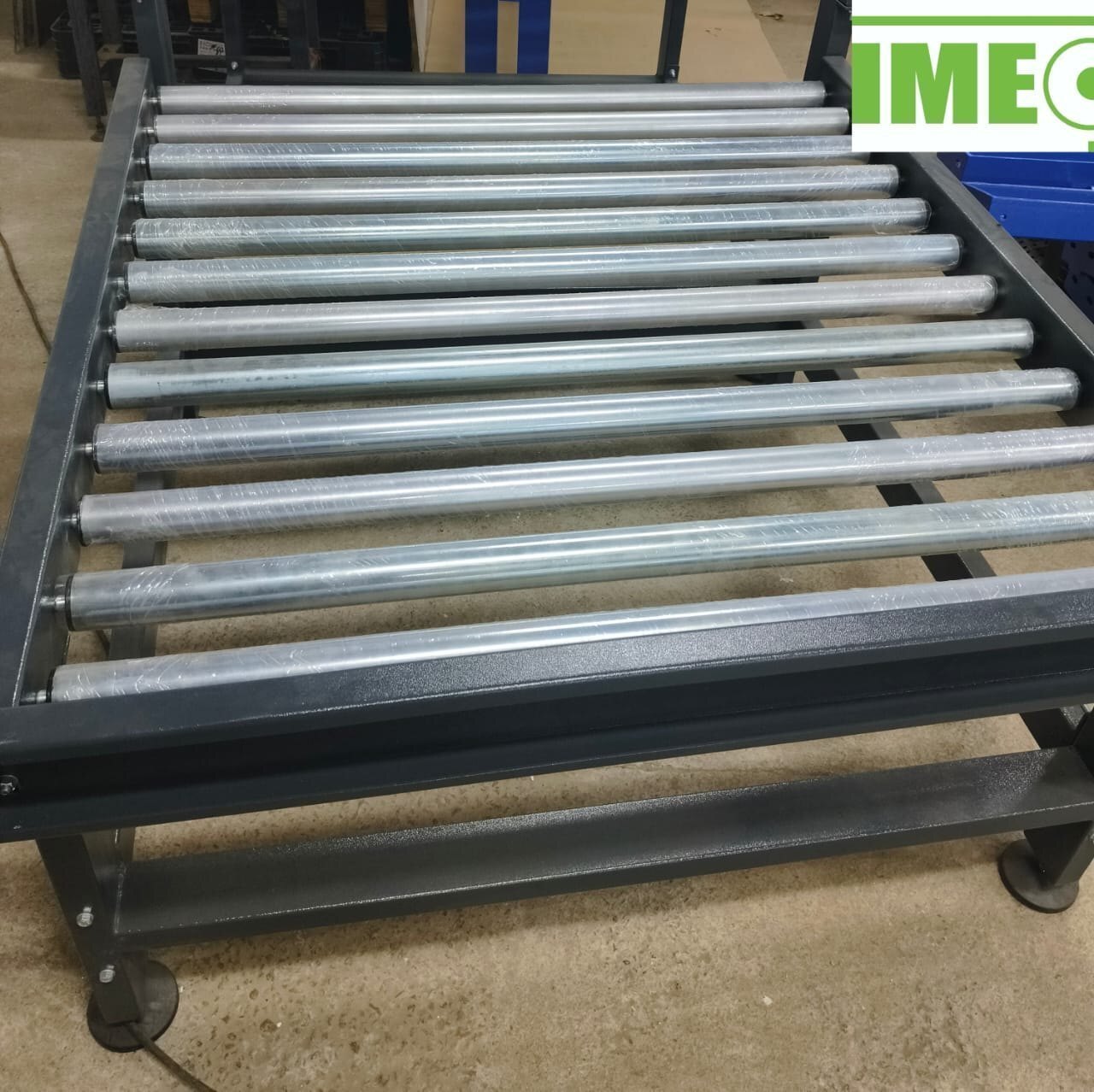 Flexible Gravity Roller Conveyor - Load Capacity: 50 Kilograms (Kg)