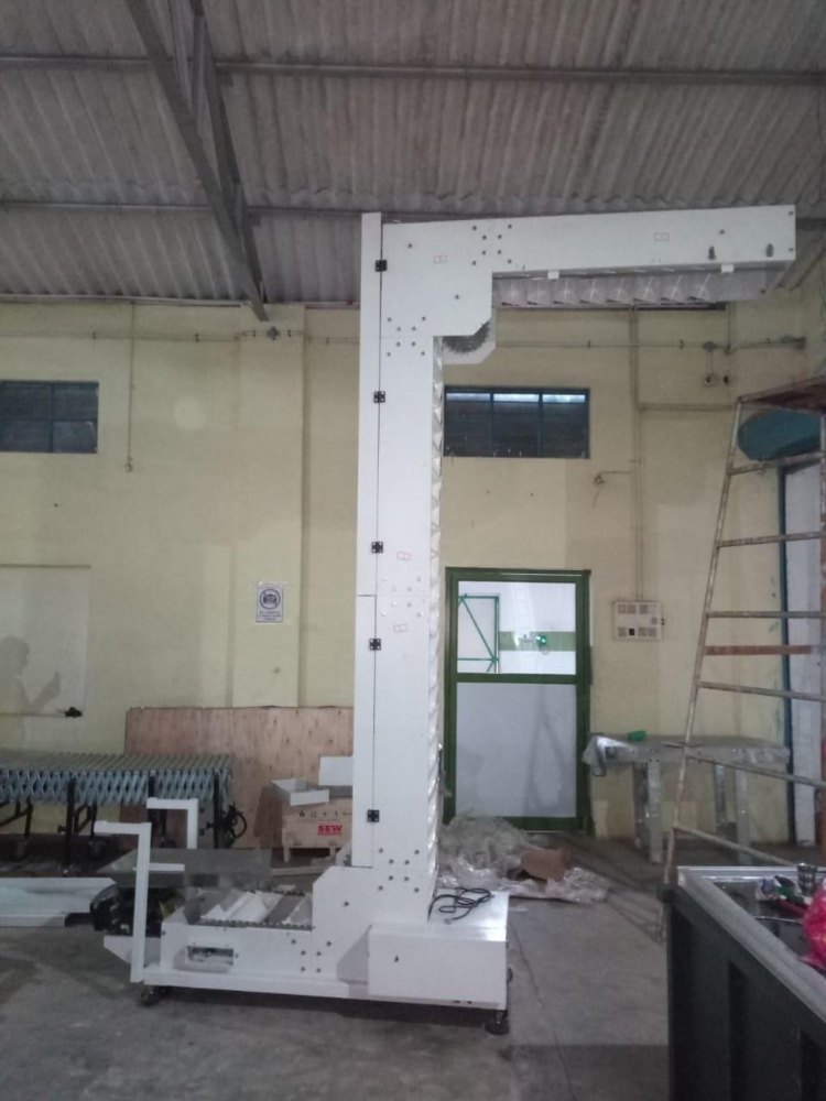 Z Bucket Elevator Conveyor - Color: White