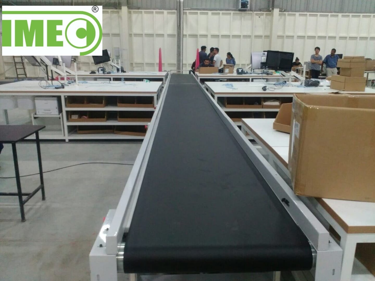 Flat Belt Conveyor - Load Capacity: 50 Kilograms (Kg)