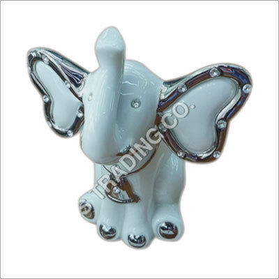 कारीगरी मूर्तियाँ