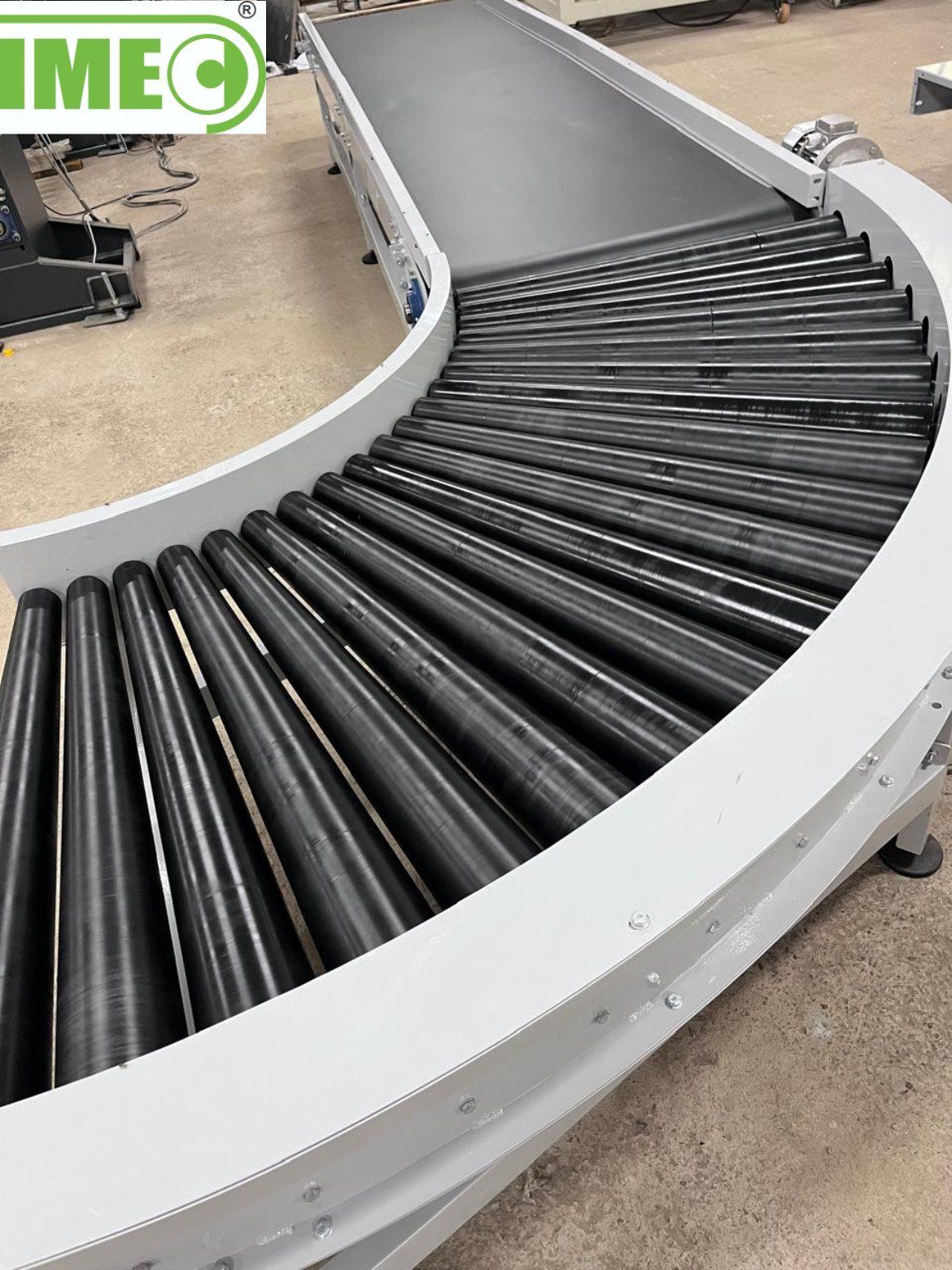 90 Degree Tapper Roller Conveyor - Material: Mild Steel