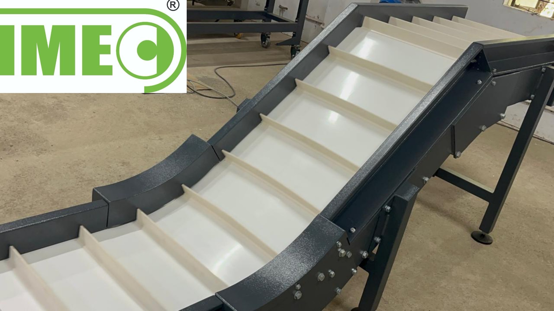Z Type Cleat Belt Conveyor - Mild Steel, High Strength Frame For Heavy Loads | Modular Design, Big Load Capacity, Multiple Idler Rollers, Easy Maintenance