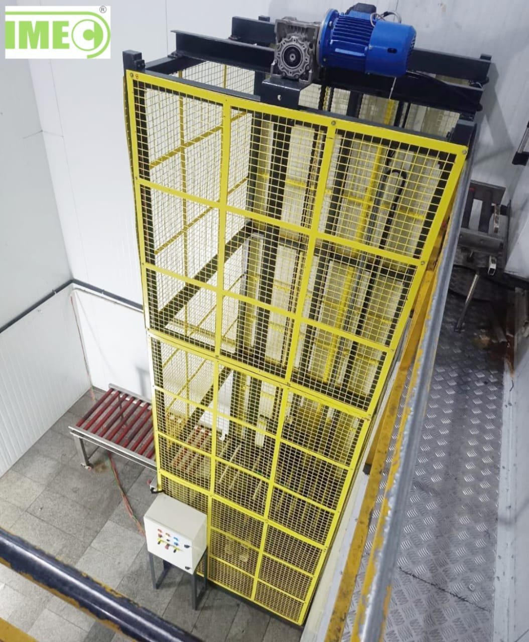 VERTICAL TRANSFER CONVEYOR