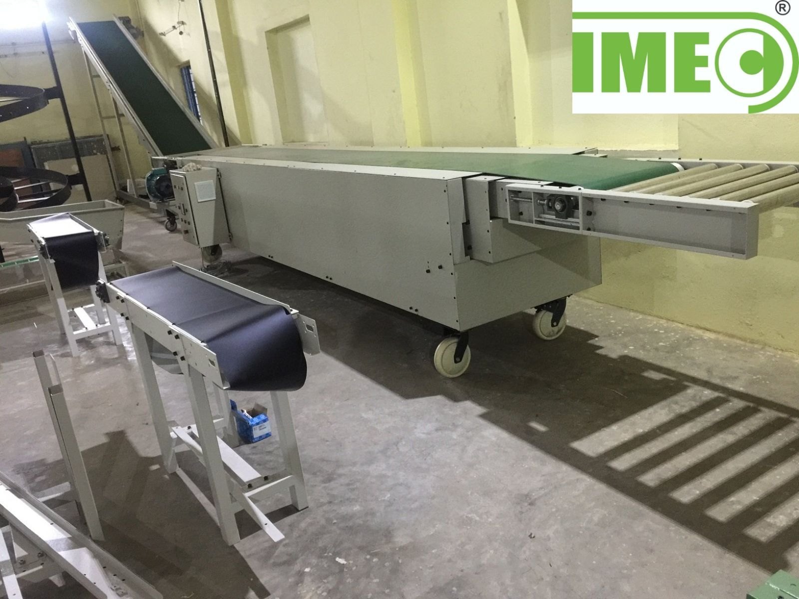 Telescopic Truck Loading Conveyor - Material: Mild Steel