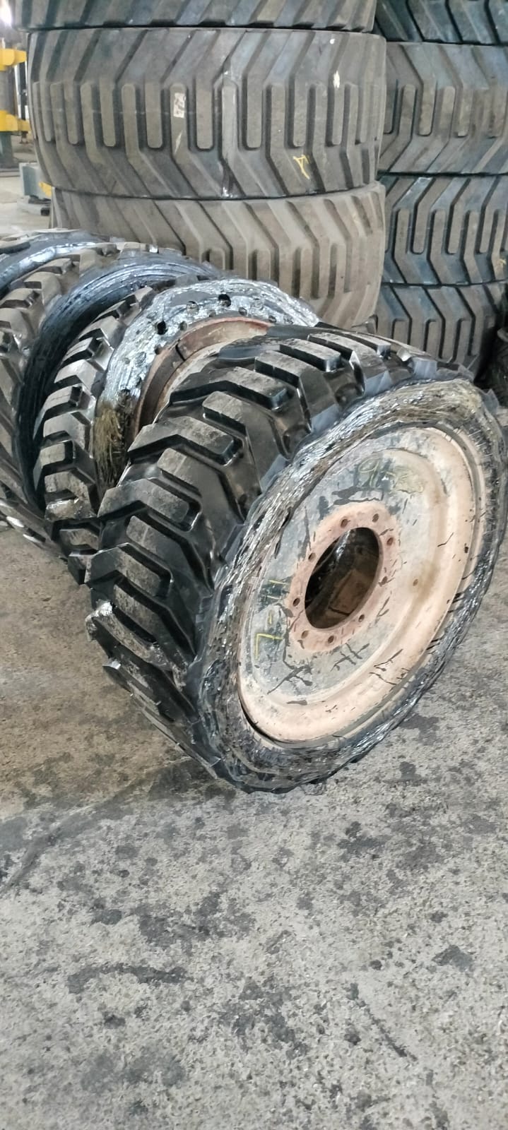 445/55 D 19.5 BOOM LIFT TYRE