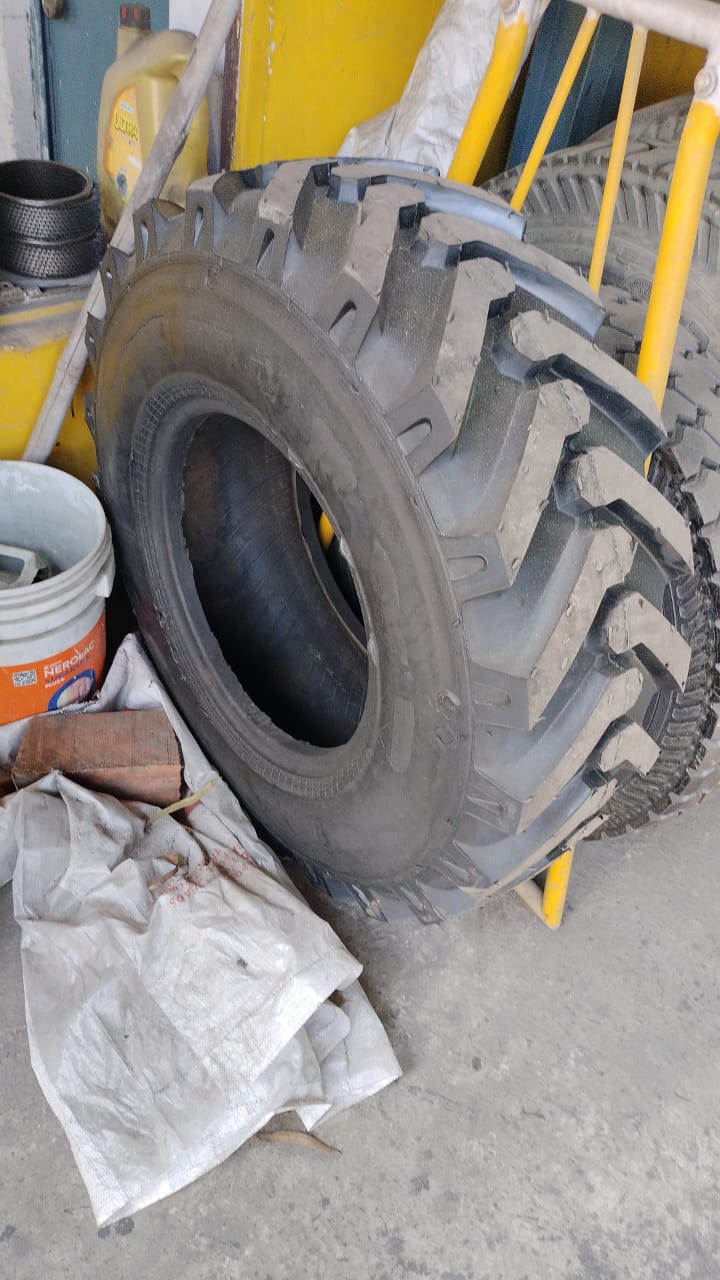 8.25-16 TRUCK TYRE