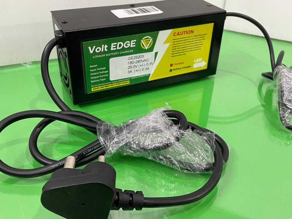 24v 3a Lithium Battery Charger - Color: Black