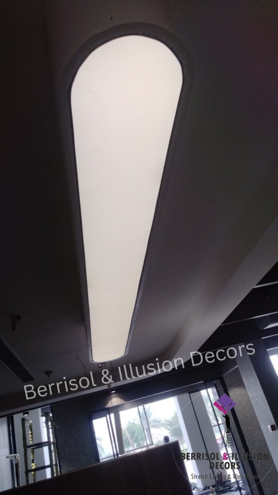 Pillar Stretch Ceiling - Features: Rust Proof