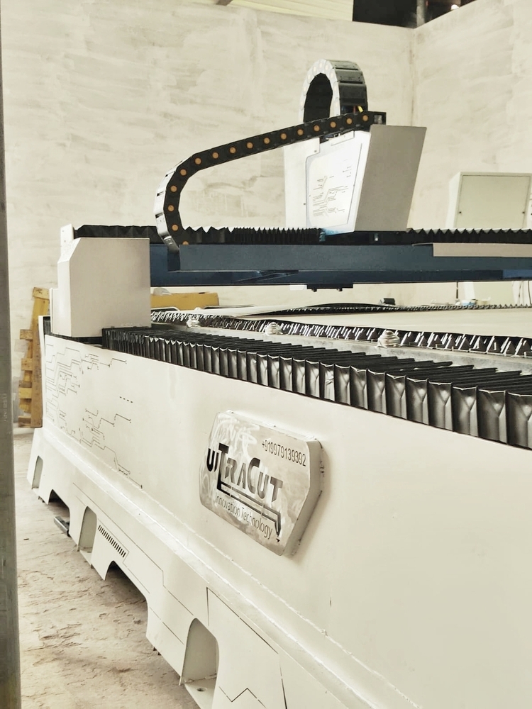 3000w Utir1530 Fiber Laser Cutting Machine With Single Pallet -3 Kw - Automatic Grade: Automatic