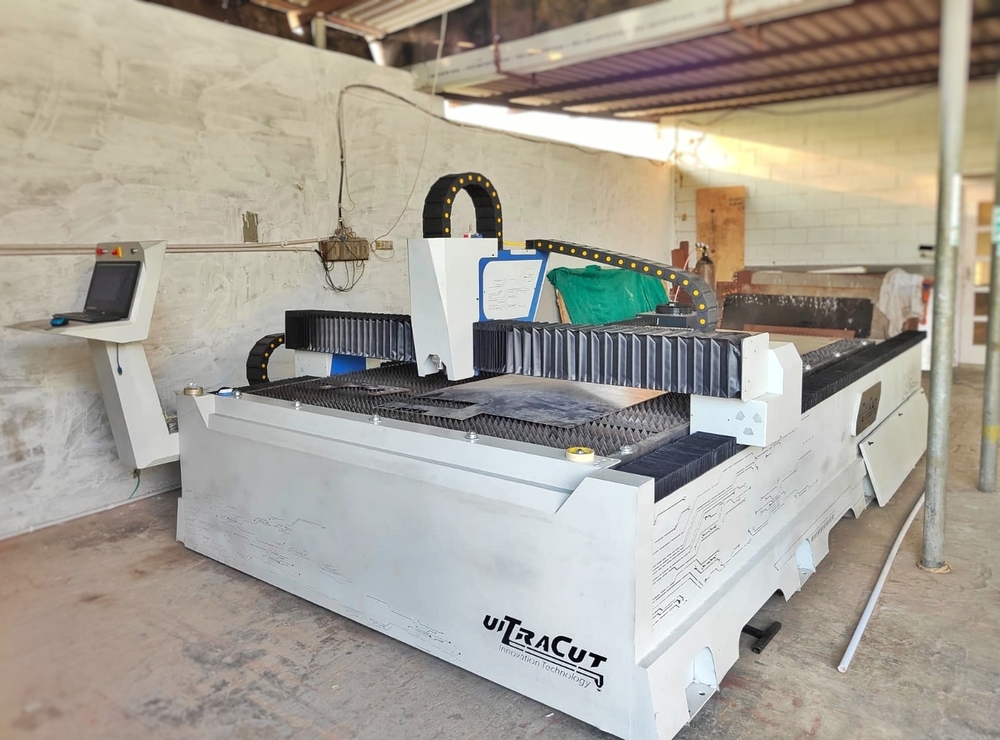 3000w Utir1530 Fiber Laser Cutting Machine With Single Pallet -3 Kw - Automatic Grade: Automatic