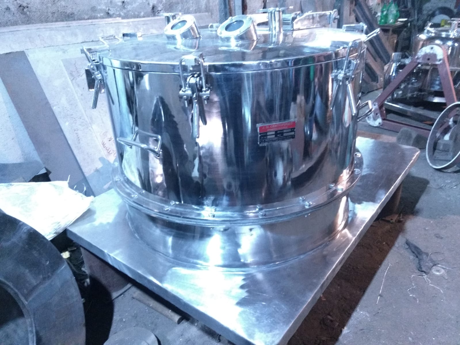 Stainless Steel Gmp Model Centrifuge Machine - Color: Silver