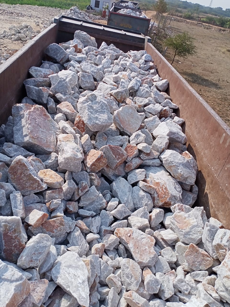 Super Semi Quartz Lumps
