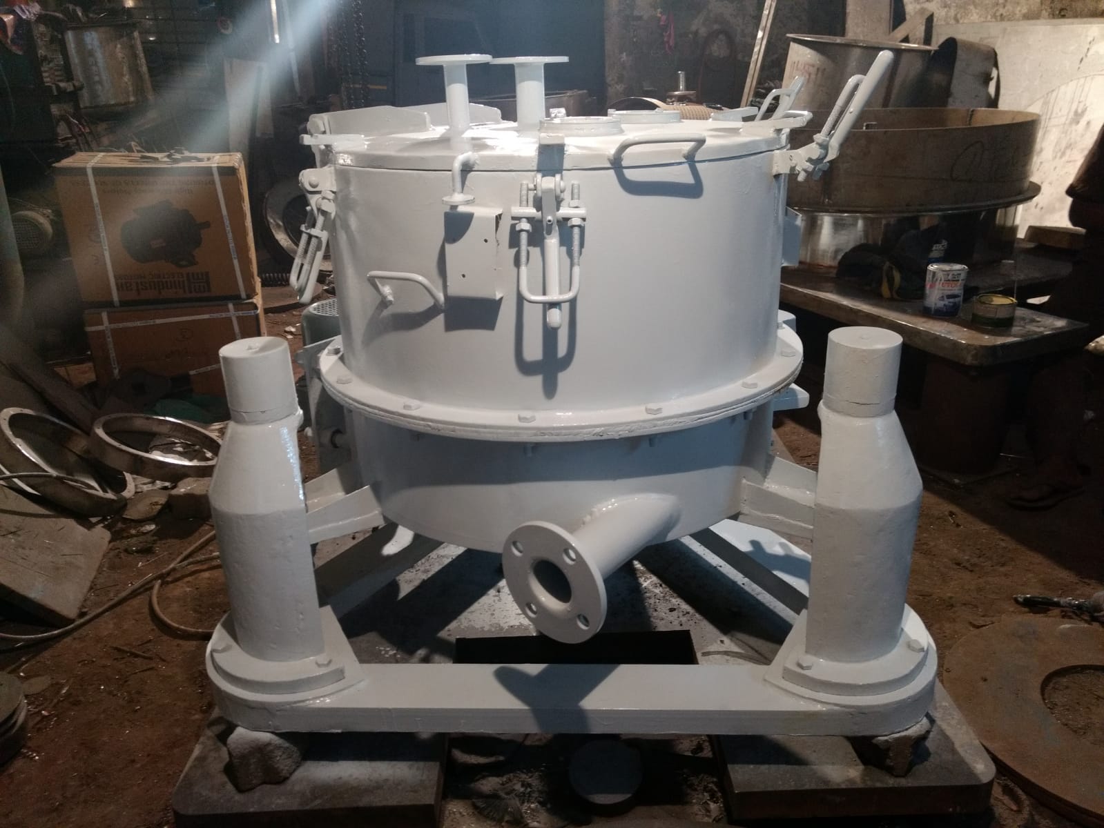 Bottom Discharge Centrifuge - Ms And Ss Build, 1100 Mm Length, 45 Inch Height, 5 Hp Motor, 1100 Rpm Speed | Features High Performance, Industrial Usage, 600 Kg Weight, Silver Finish