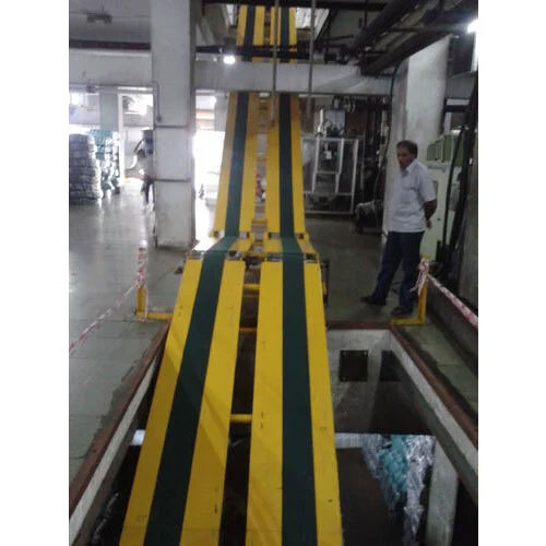 Inclined Belt Conveyor - Color: Yellow
