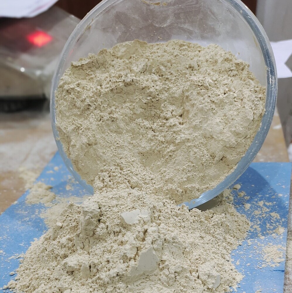 Soapstone Light Yellow - Size 200 & 300 Mesh, Mgo 26% Approx, Sio2 60% Approx, Color Yellow, High Strength, Reversible Dimensional Stability, Basic Refractory Applications