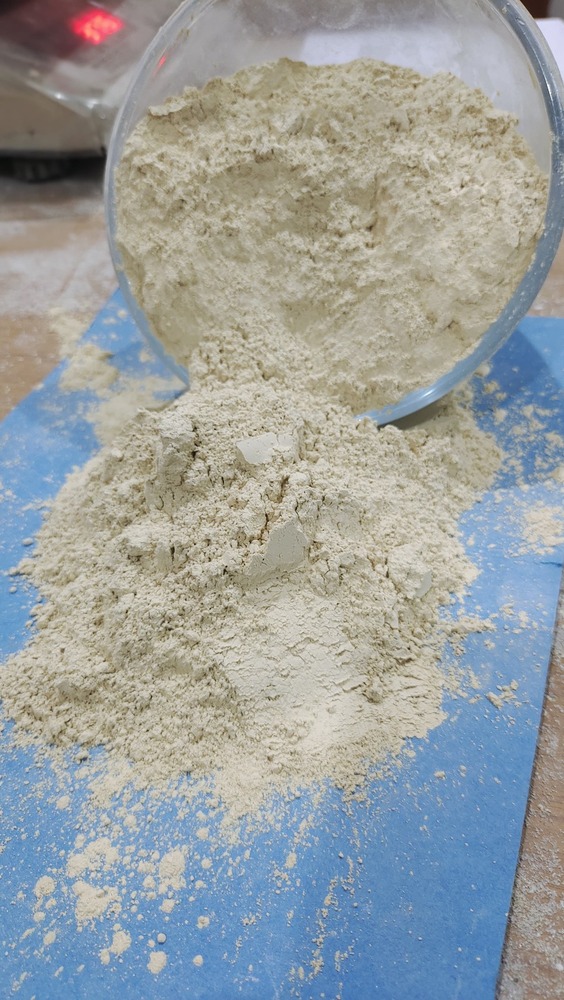 Soapstone Light Yellow - Size 200 & 300 Mesh, Mgo 26% Approx, Sio2 60% Approx, Color Yellow, High Strength, Reversible Dimensional Stability, Basic Refractory Applications