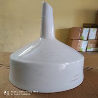 Buchner Funnel - Ceramic Medium Size | White Color, Ideal For Laboratory Filtration With Flat Perforated Plate And Vacuum Pump Compatibility