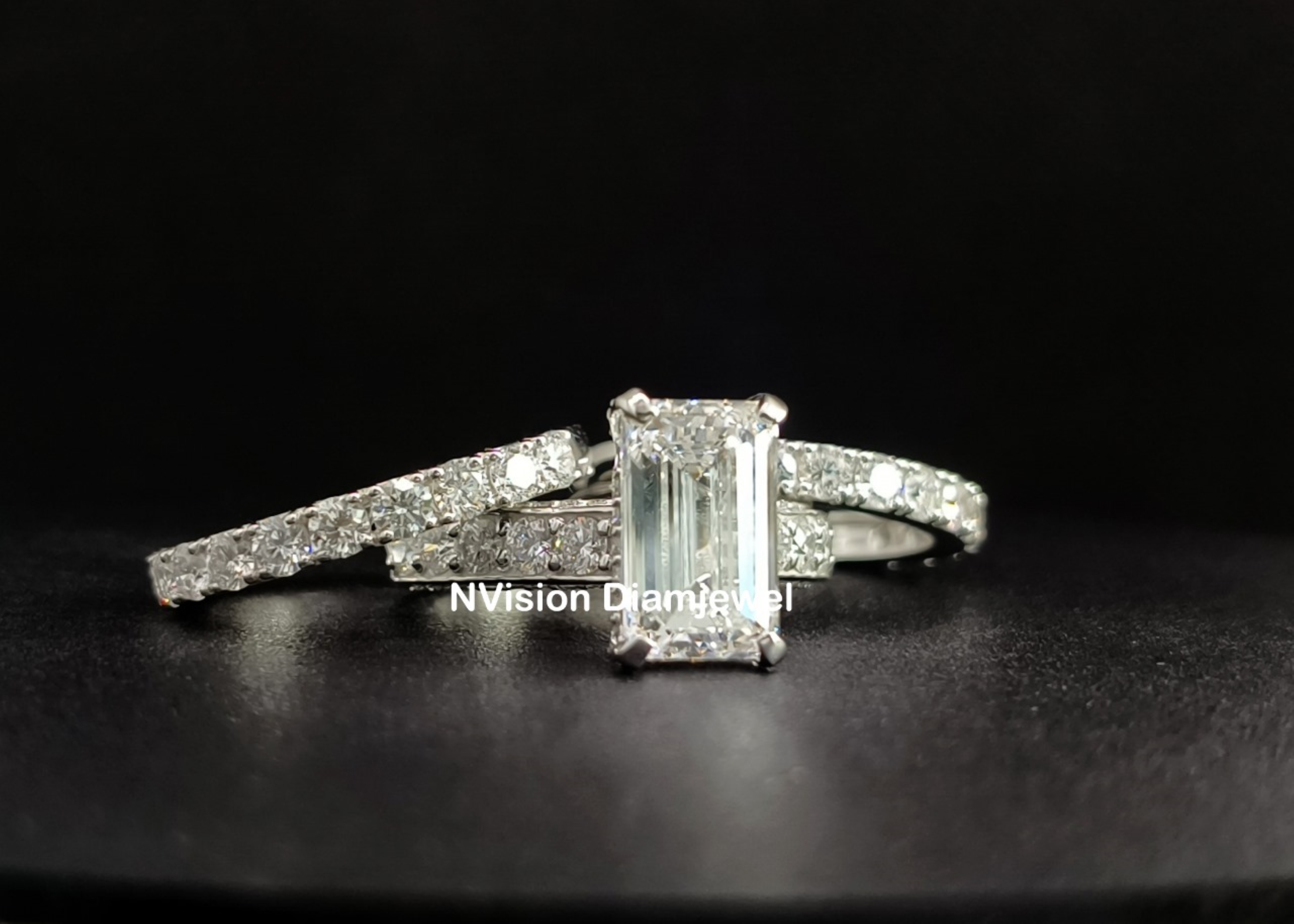 Emerald Trinity Lab-grown Solitaire Rings - Elegant Design, Brilliant Clarity, Sustainable Luxury