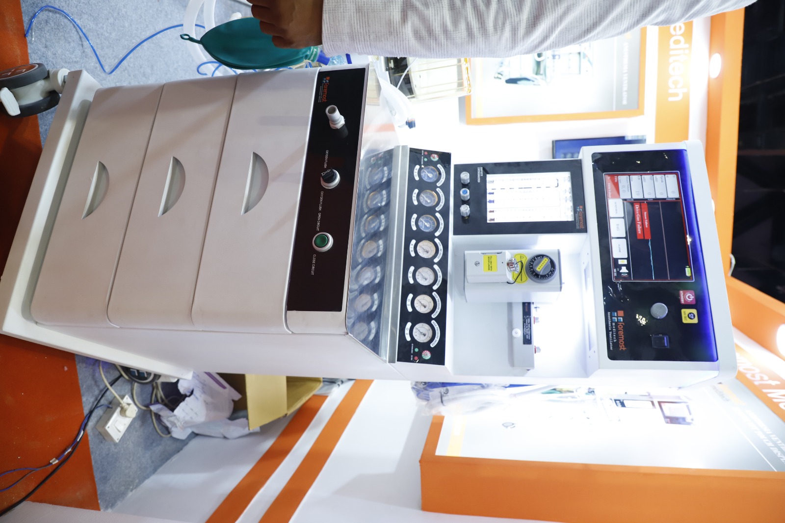 Foremost Meditech Anesthesia Workstation - Power: 220 Volt (V)