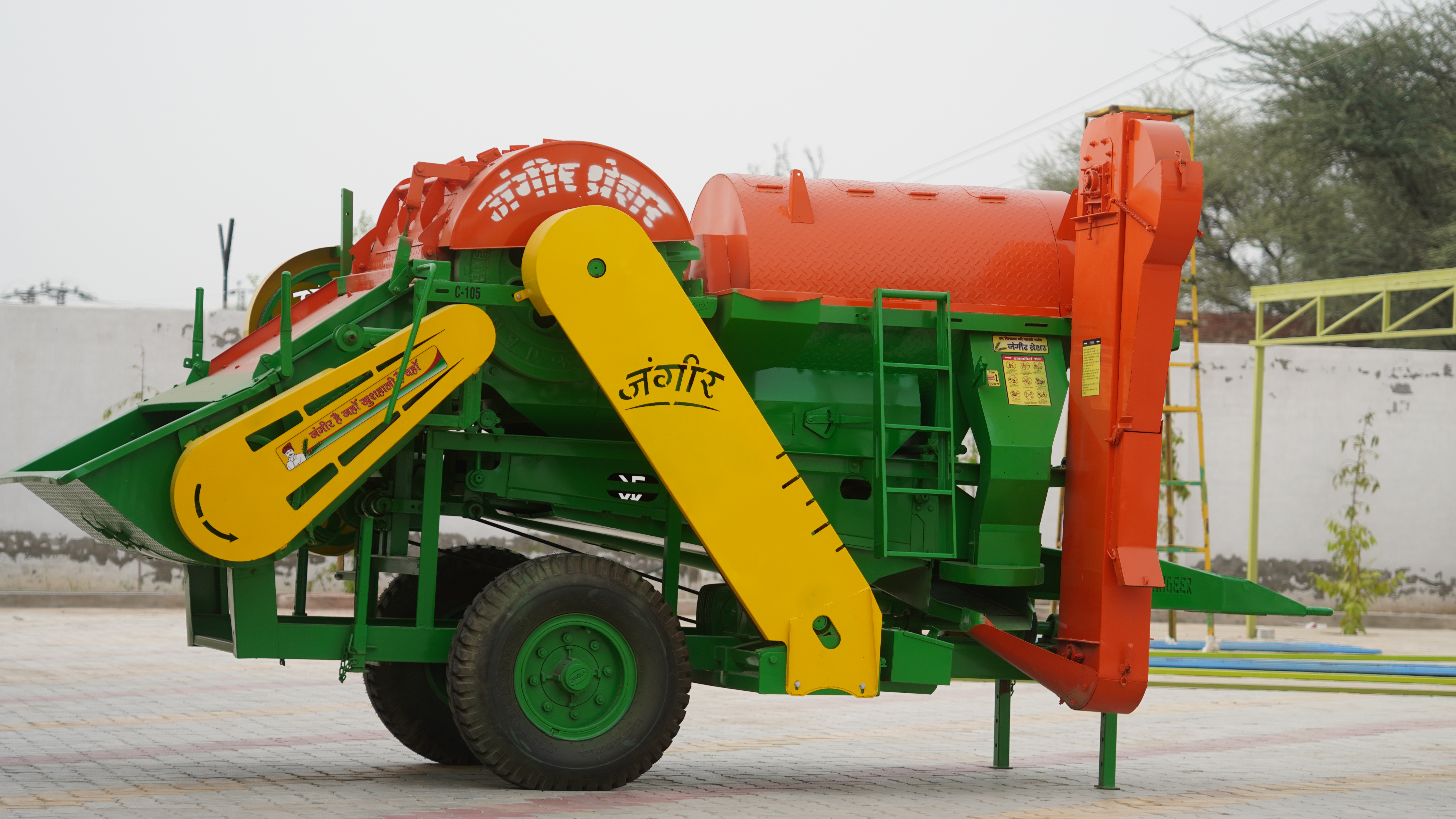 Model 4500 Multicrop Thresher - Capacity: >A 3
