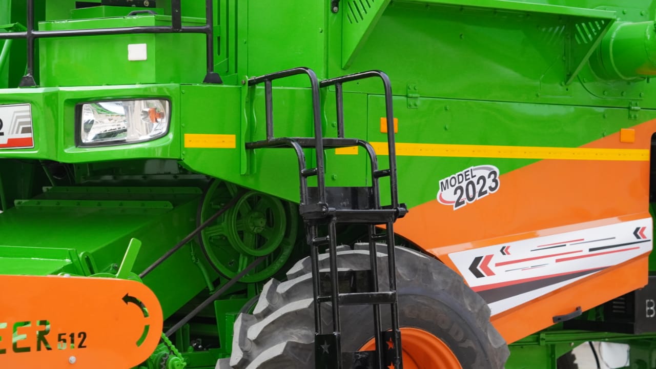 Jangeer Combine Harvester 512