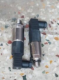 HUBA SWITZERLAND Pressure Transmitter Part No 520.931S032401 Range 0-16 Bar