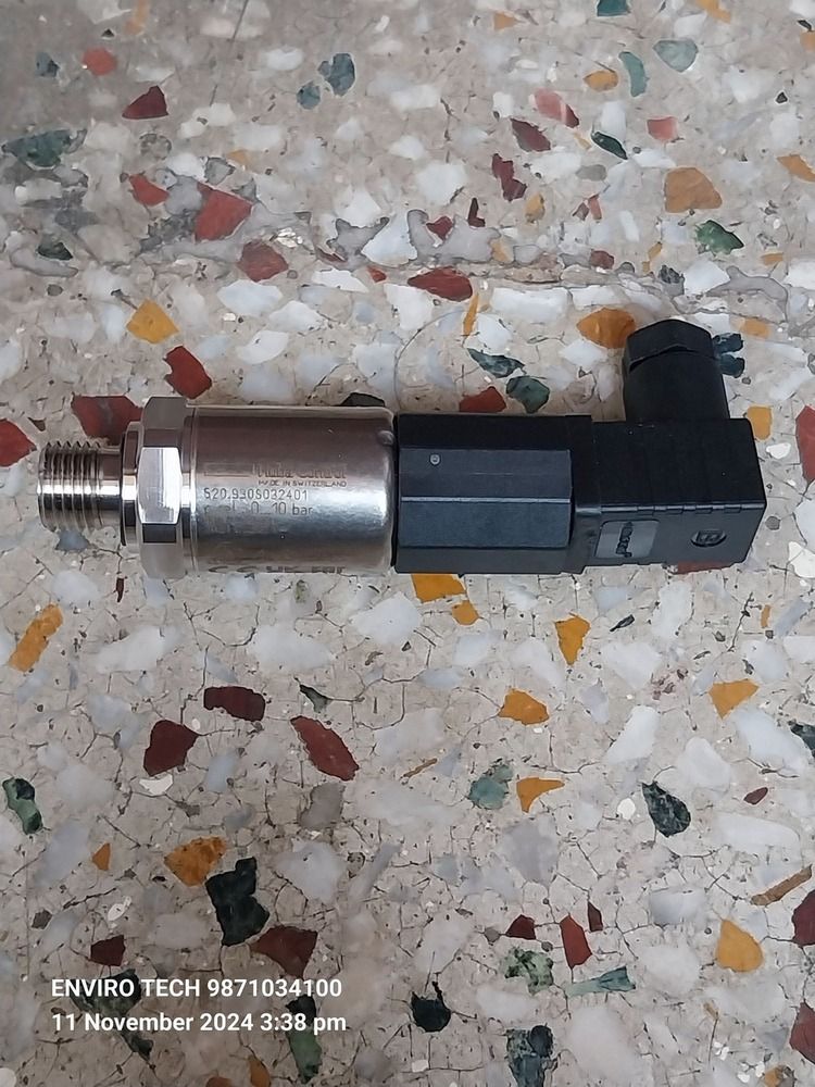 Pressure Transmitter HUBA CONTROL Part No 520.930S032401 Range 0-10 Bar