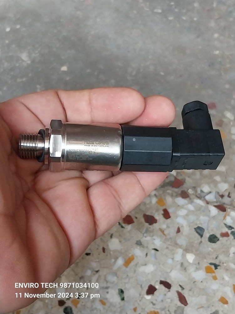Pressure Transmitter Huba Control Part No 520.930s032401 Range 0-10 Bar