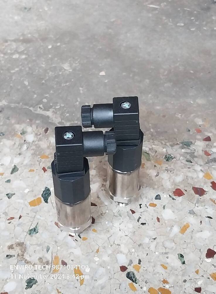 Huba Switzerland Pressure Transmitter Part No 520.930s032401 Range 0-10 Bar - Accuracy: +- 0.3 % Fs