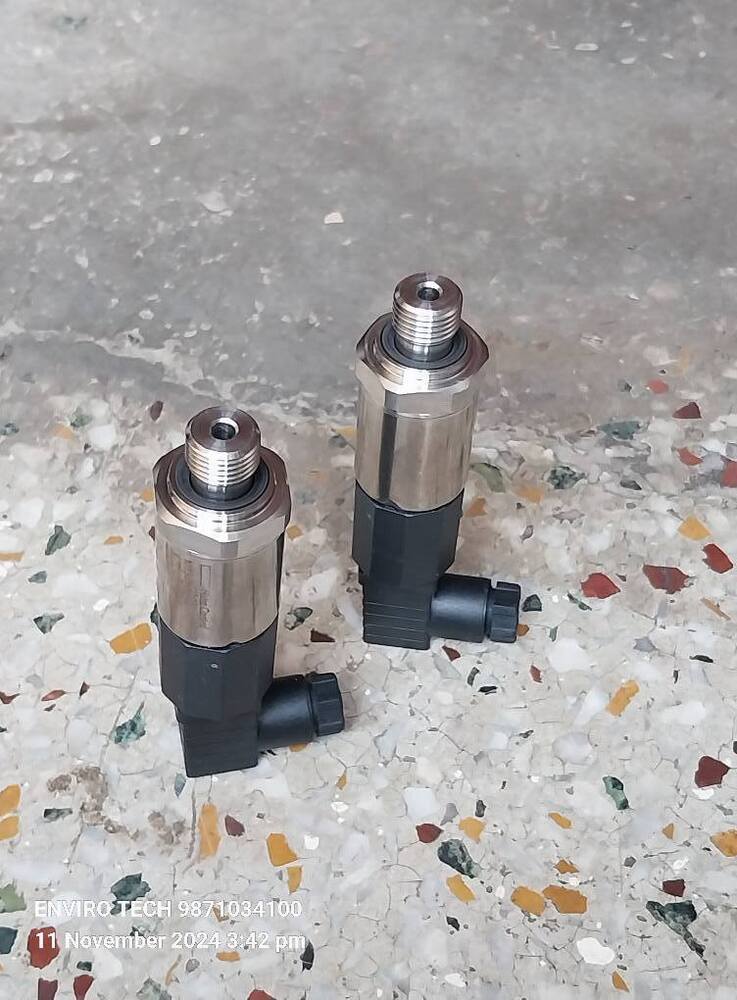 Huba Switzerland Pressure Transmitter Part No 520.930s032401 Range 0-10 Bar - Accuracy: +- 0.3 % Fs