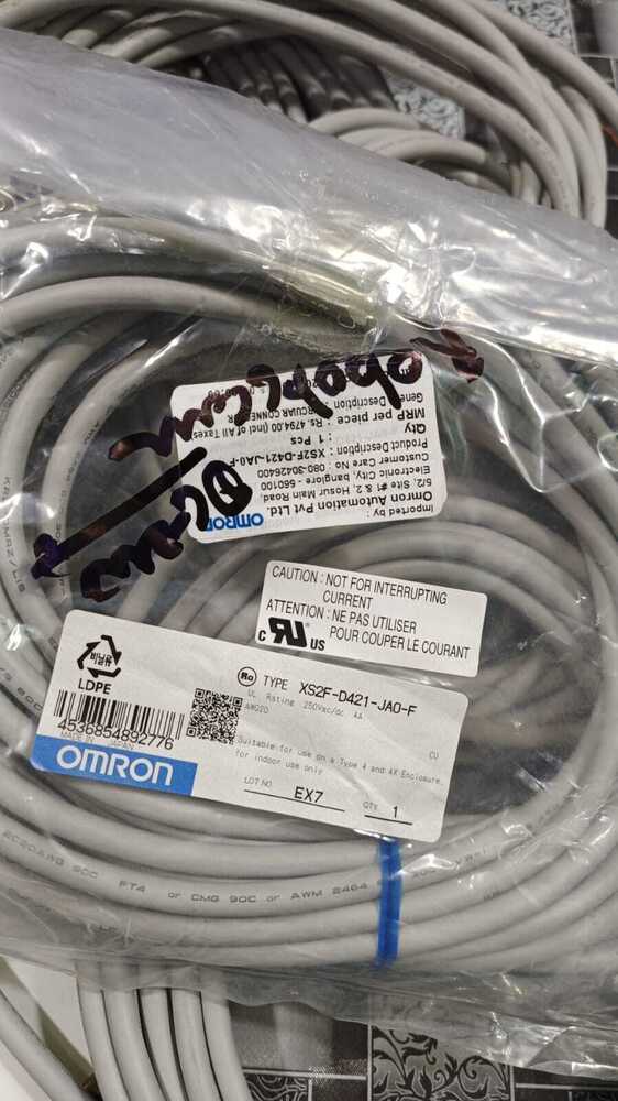 OMRON SENSOR CONNECTOR CABLE,XS2F-D421-JAO-F