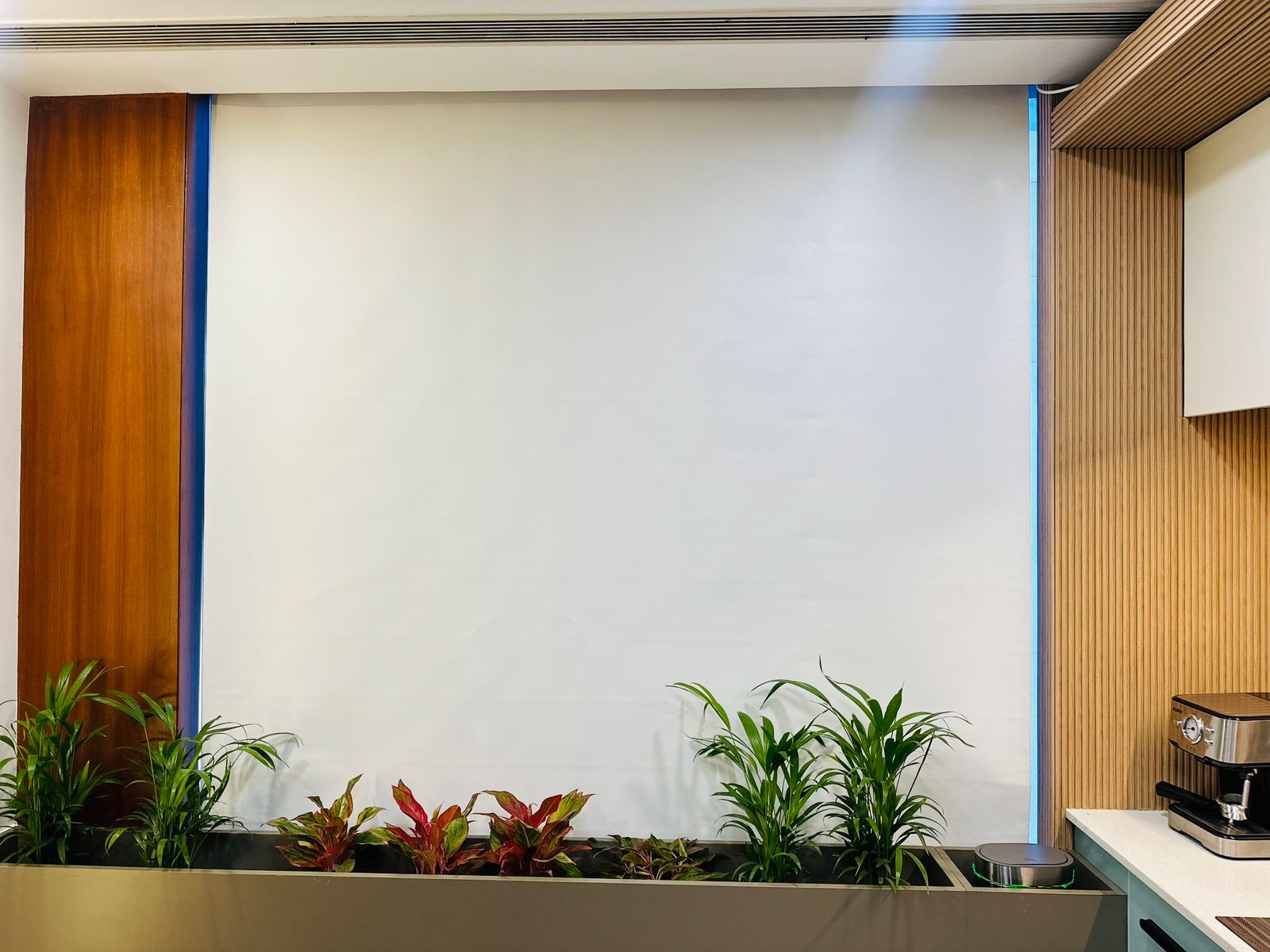 Window Roller Blinds For Window - Modern Roman Design, Different Colors , Easily Assembled With Horizontal & Vertical Patterns For Light Control And Privacy