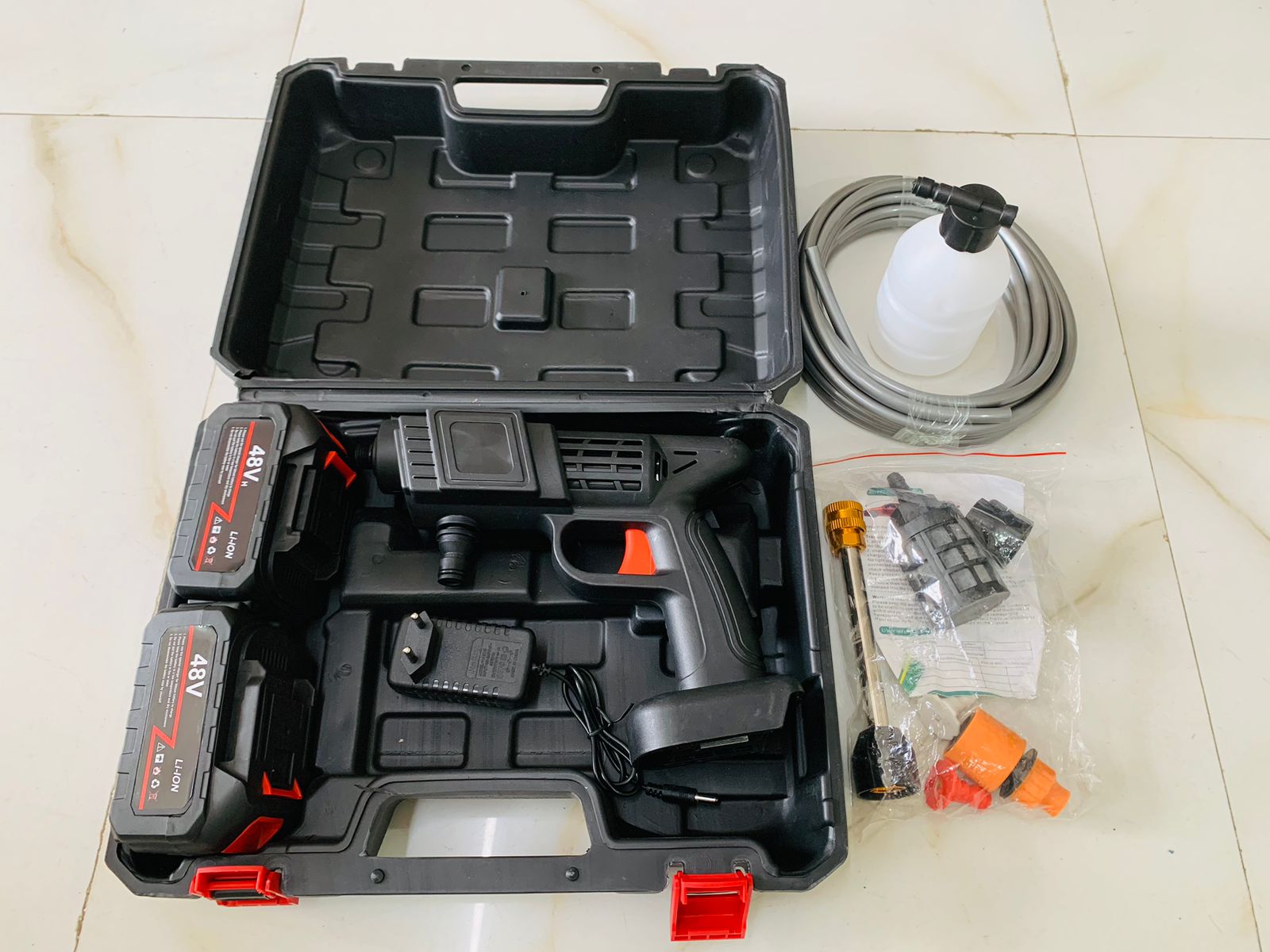 Cordless Pressure Car Washer - Use: Industrial