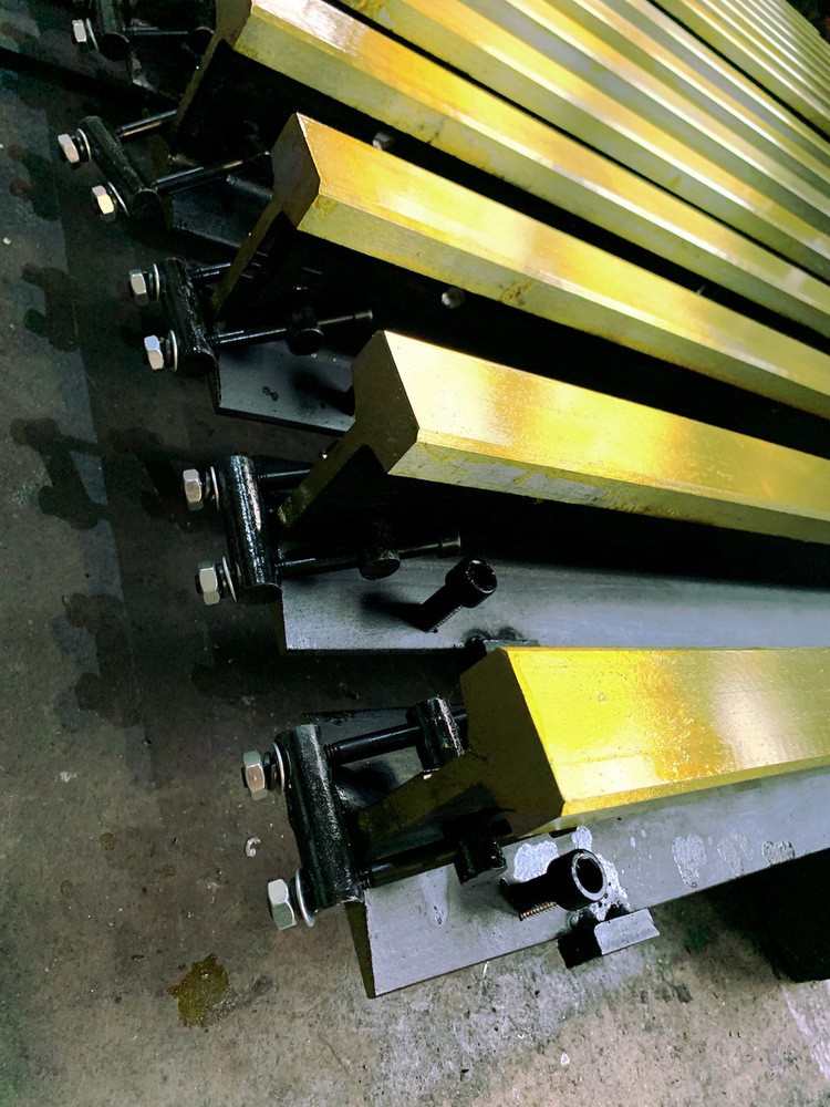 24 Kg Rail Cutting Machine - Coating Type: Powder Coated