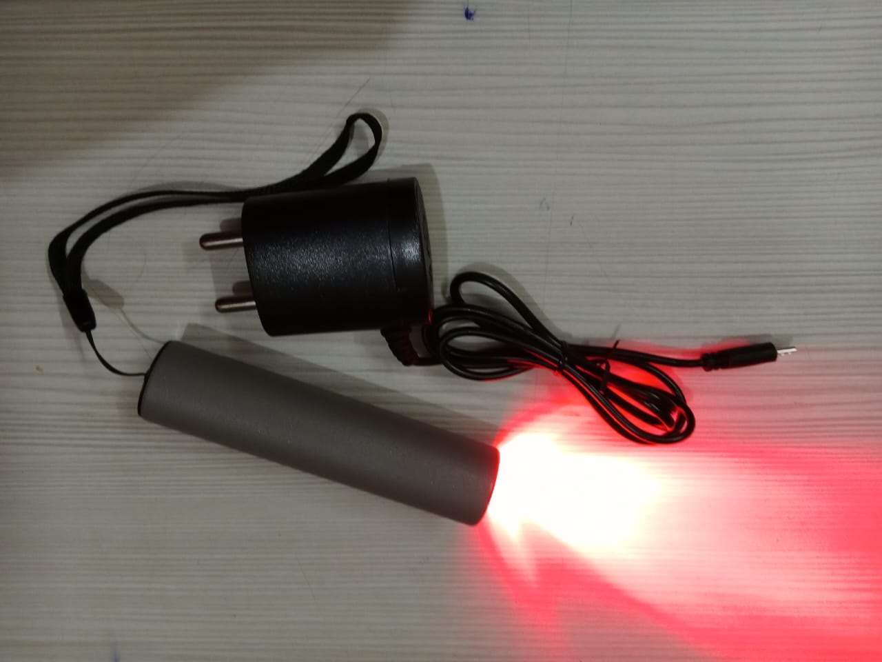 Vein Detector Vein Finder Infant - Light Source: Yes