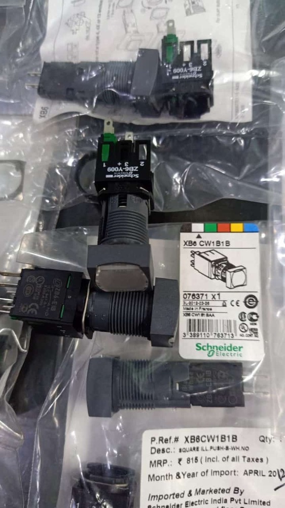 SCHNEIDER ELECTRIC SWITCH,XB6CW1B1B