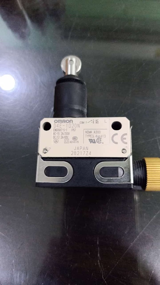 OMRON LIMIT SWITCH,D4E-1D20N