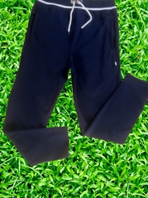 पुरुषों की साइड स्ट्रिप्ड स्पोर्ट्स ट्रैक पैंट