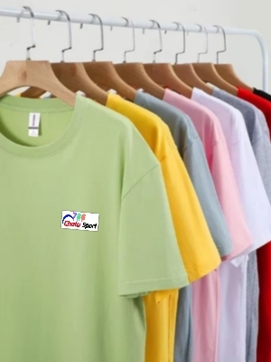 आसमान नीला कॉलर टी शर्ट