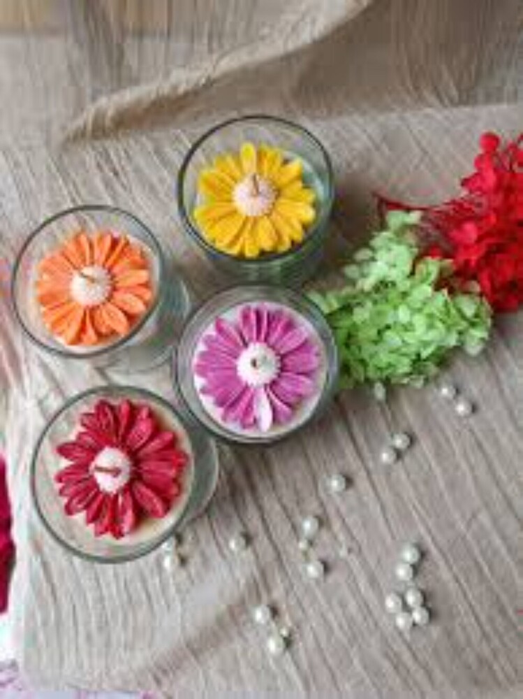 Green Daisy Candle - Color: Different Available