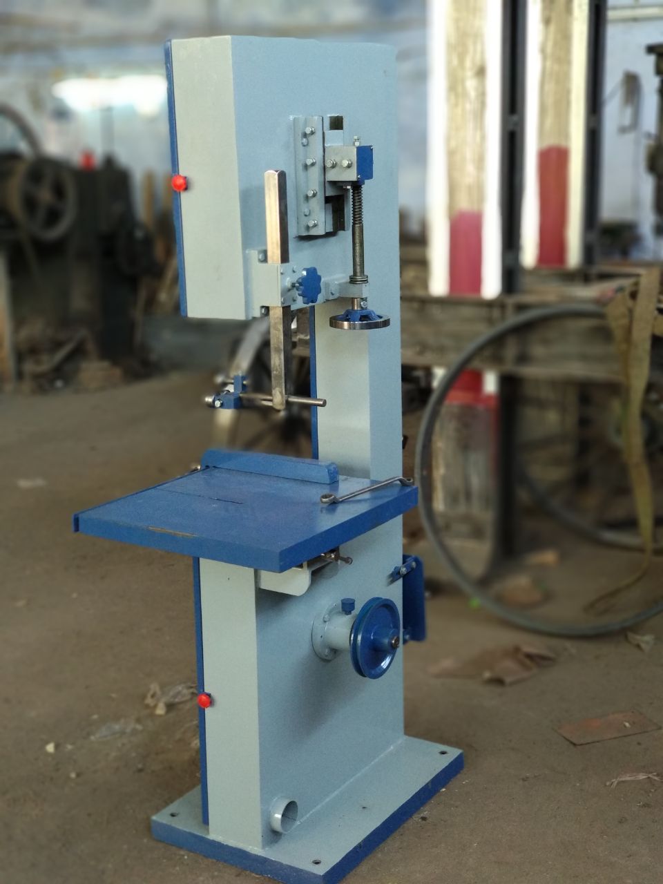 Mini Bandsaw Machine - Dimension (L*w*h): 2450 X 1550 X 1670 Nanometer (Nm)