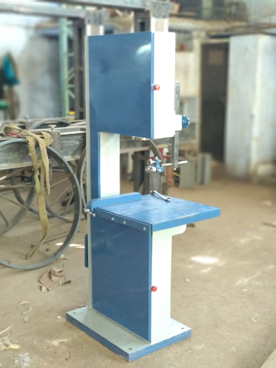 Mini Bandsaw Machine - Dimension (L*w*h): 2450 X 1550 X 1670 Nanometer (Nm)