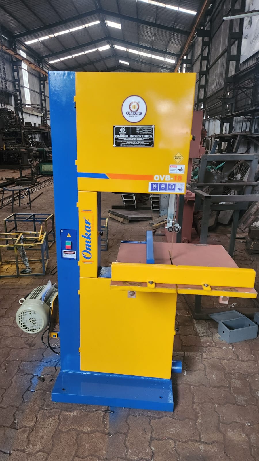 Mini Bandsaw Machine - Dimension (L*w*h): 2450 X 1550 X 1670 Nanometer (Nm)