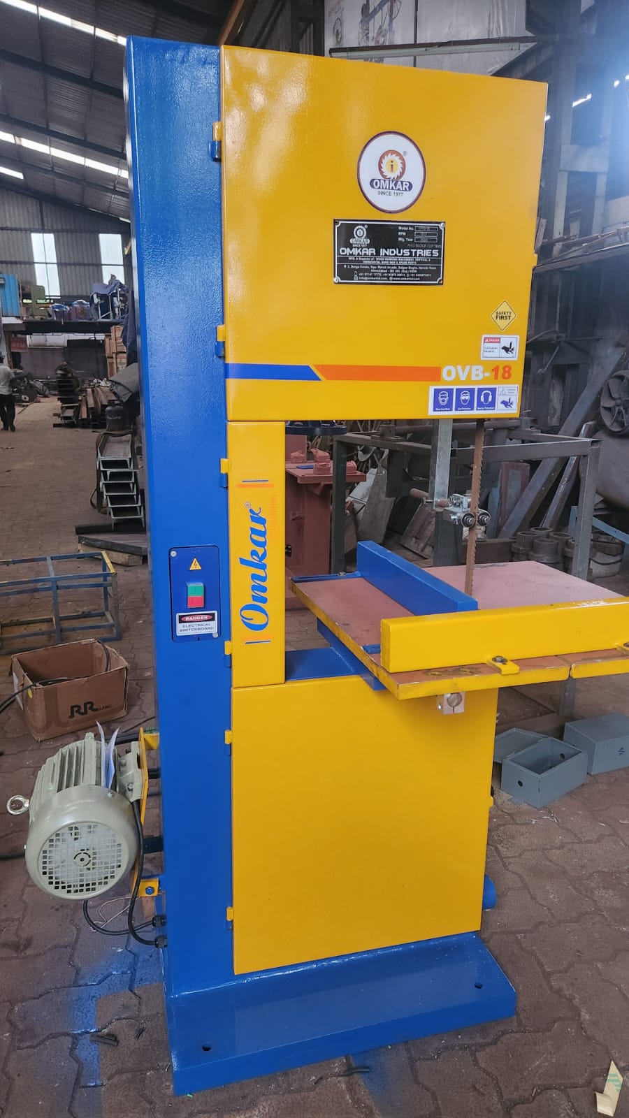 Mini Bandsaw Machine - Dimension (L*w*h): 2450 X 1550 X 1670 Nanometer (Nm)