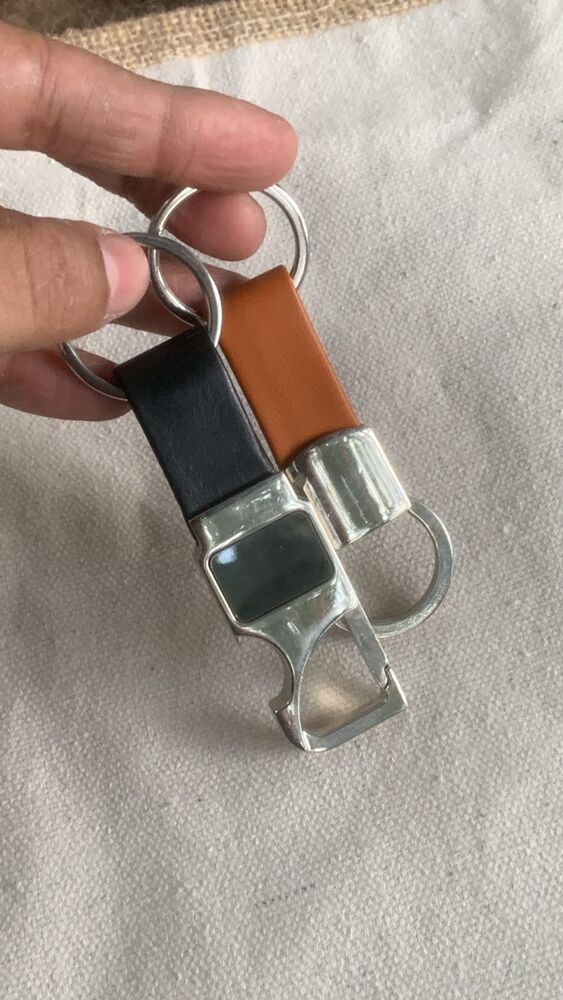 Key Chain - Color: Black And Silver