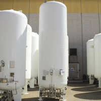 Cryogenic Liquid Oxygen Tank - Color: White